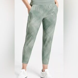 Athleta Nolita Slim Tapered Green Print Crop Zip Pockets NWT Pants Size 24 Plus